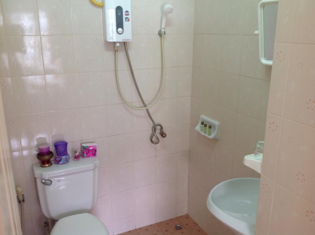 Sunshine Guesthouse Patong Habitación foto